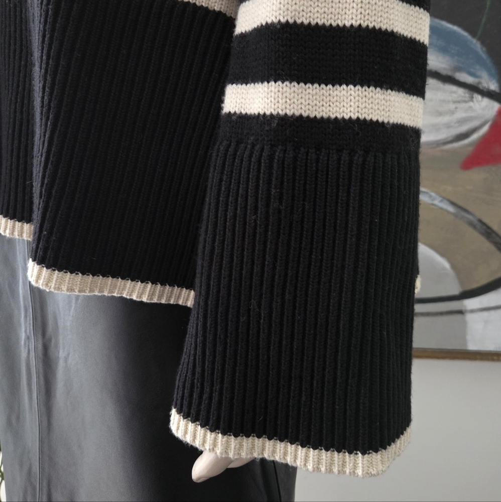 Toteme | Signature Stripe Turtleneck - Picture 6 of 12